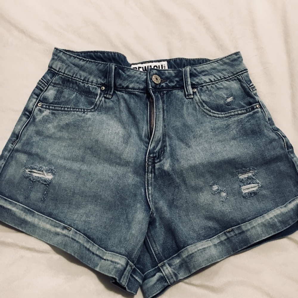 Ripped baggy shorts!
